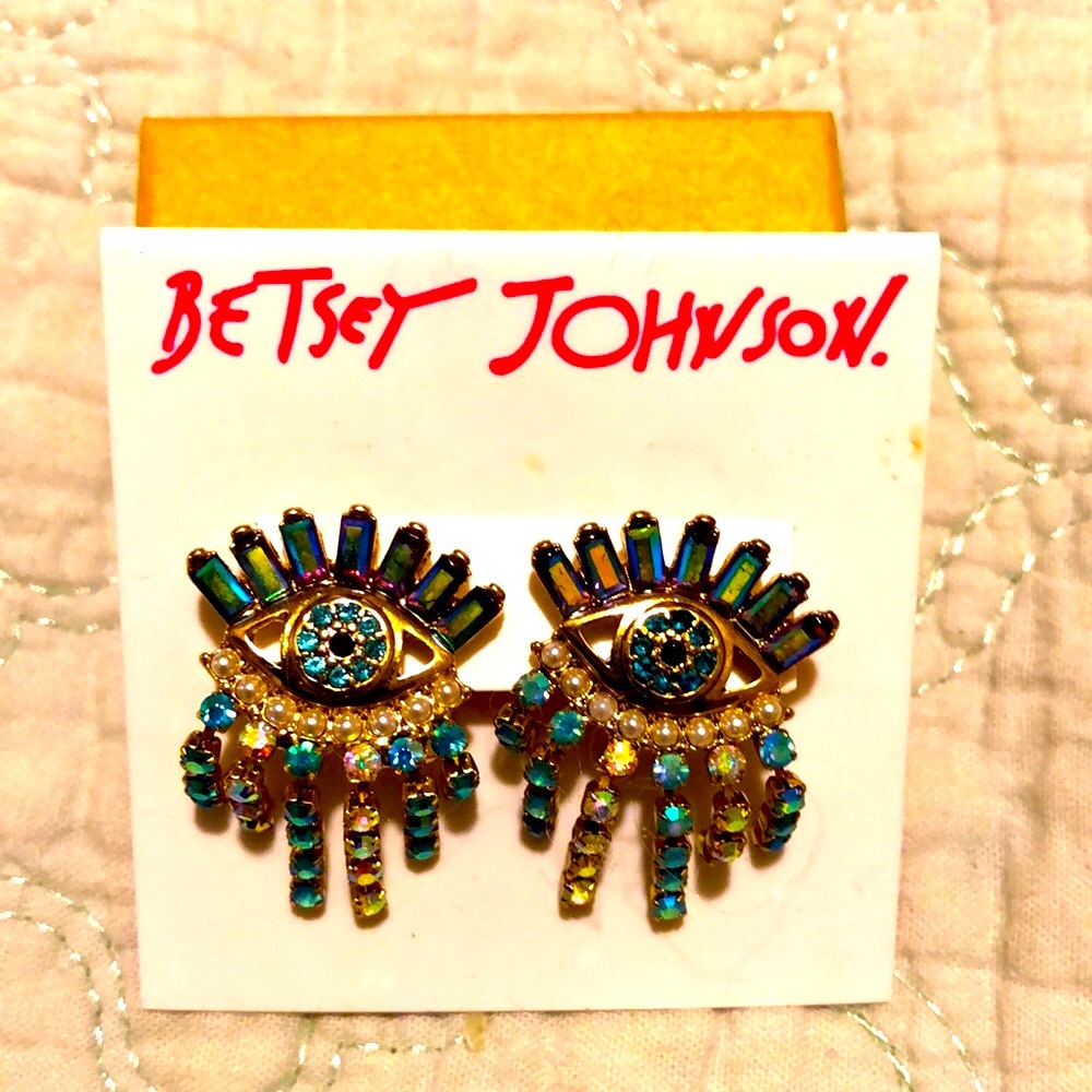 Betsey Johnson 🧿 Earrings